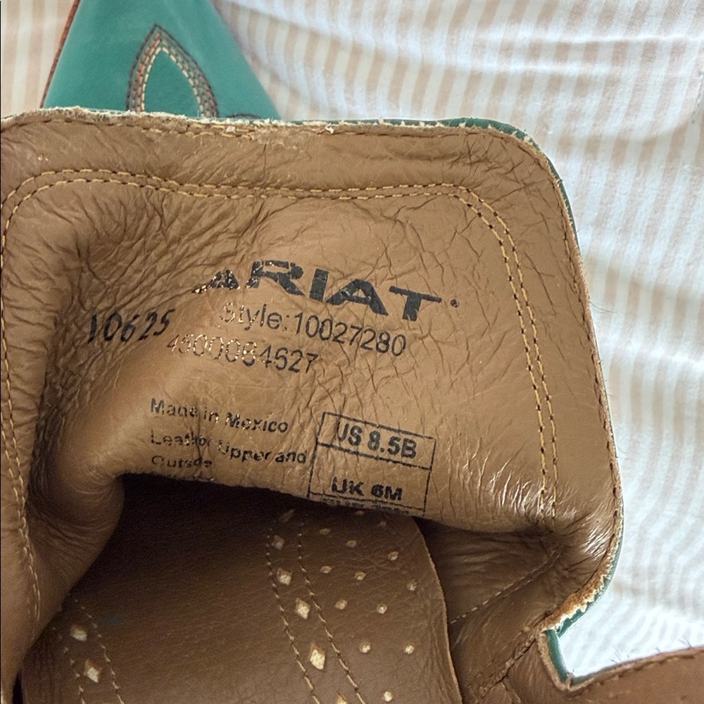 Ariat Ladies Dixon Snip Toe Boots in Turquoise Leather - Picture 8 of 11